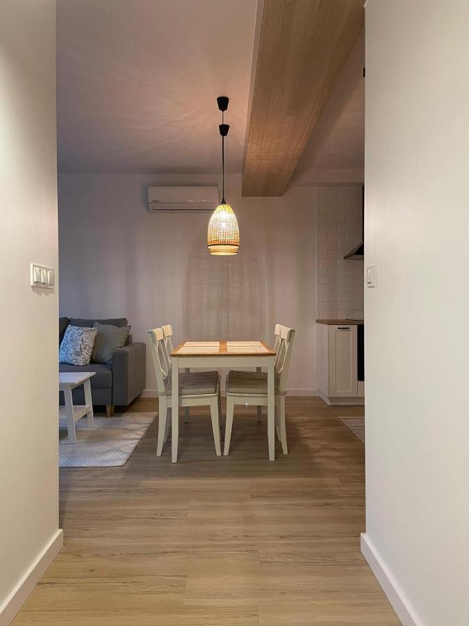 Apartamenty Guzik 22 Krosno Exteriör bild