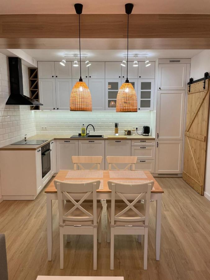 Apartamenty Guzik 22 Krosno Exteriör bild