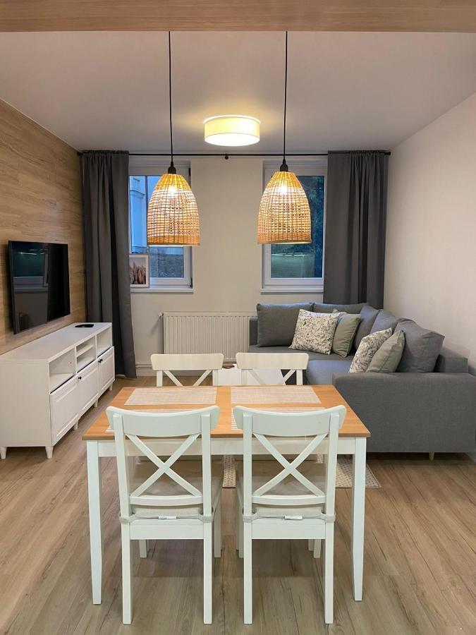 Apartamenty Guzik 22 Krosno Exteriör bild
